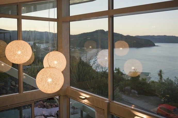 Angenehme Beleuchtung in allen Räumen des Neuseeland-Hauses. Sowohl innen als auch draußen.